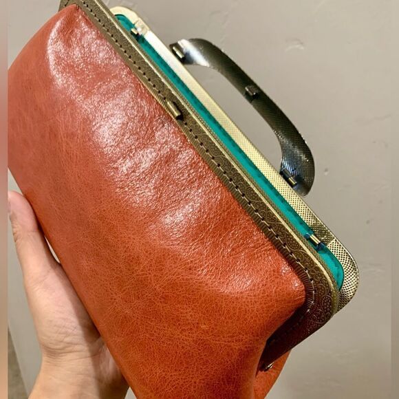 Vintage Handsewn Genuine Cowhide Push-lock Clutch/Crossbody & 2 Chain Styles - Picture 13 of 16